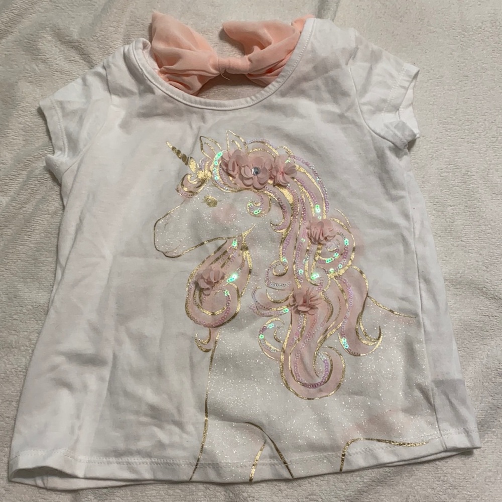 Ittle girls unicorn shirt